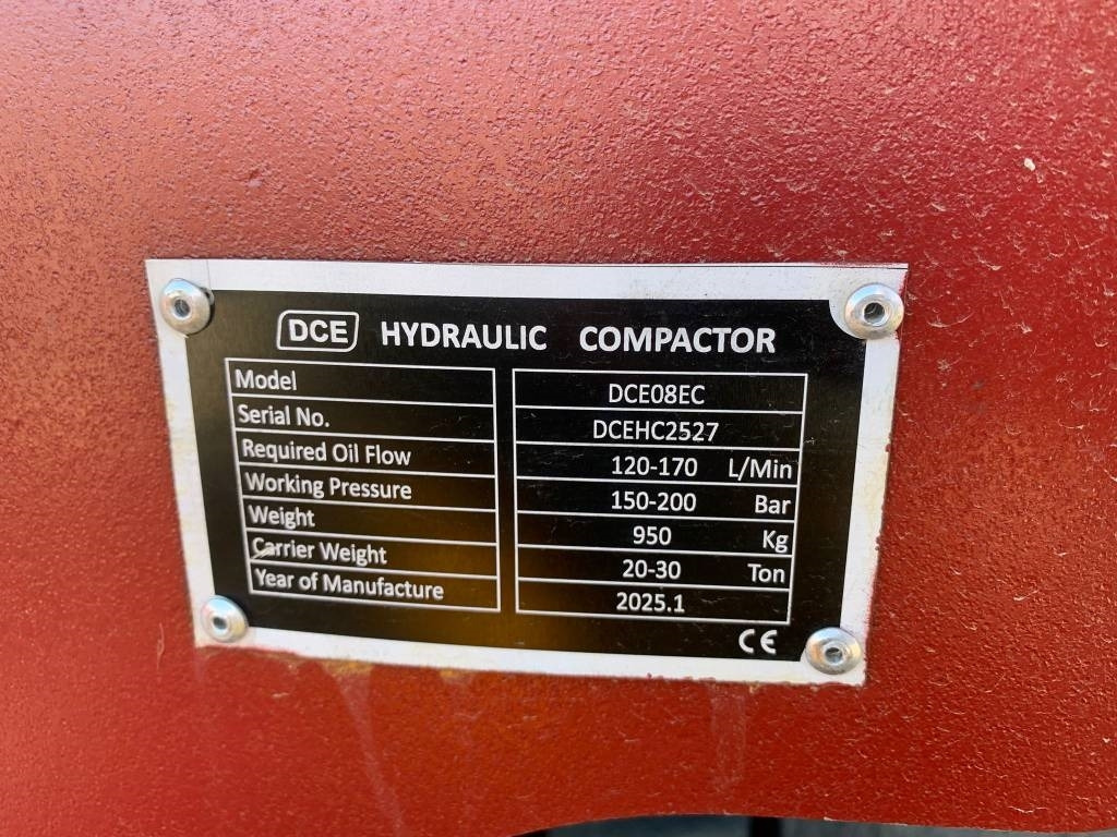 DCE EE08EC VIBRATING PLATE - Lapvibrátor: 3 kép. DCE EE08EC VIBRATING PLATE - Lapvibrátor: 3 kép.