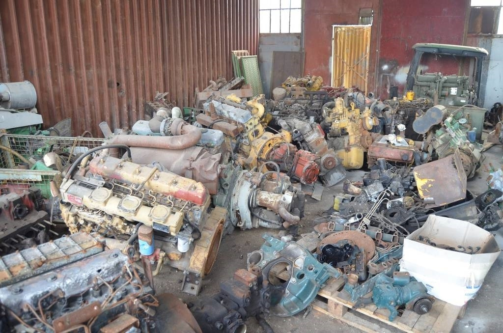 Deutz 20 - Motor - Építőipari gépek: 2 kép. Deutz 20 - Motor - Építőipari gépek: 2 kép.