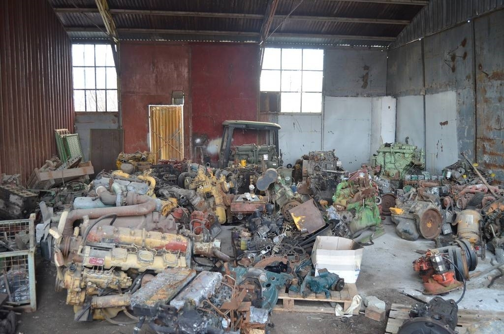 Deutz 20 - Motor - Építőipari gépek: 1 kép. Deutz 20 - Motor - Építőipari gépek: 1 kép.