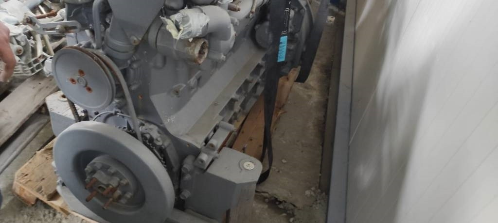 Deutz BF6M1013 - Motor - Építőipari gépek: 3 kép. Deutz BF6M1013 - Motor - Építőipari gépek: 3 kép.