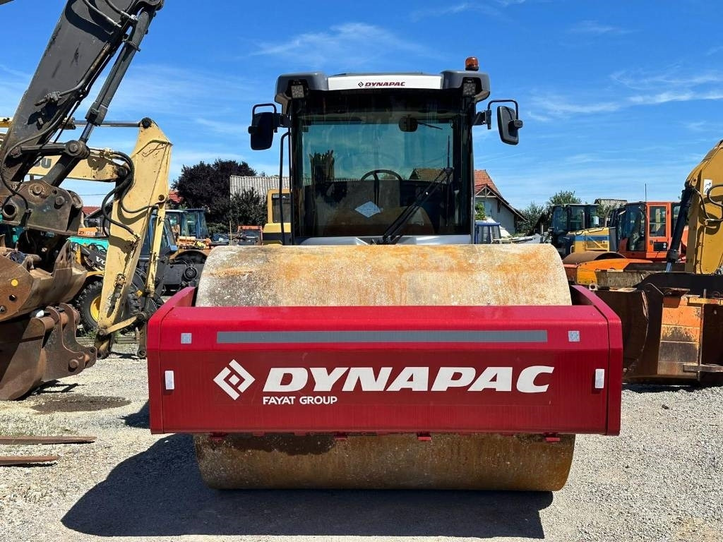 Dynapac CA 5500D - Talajtömörítő: 2 kép. Dynapac CA 5500D - Talajtömörítő: 2 kép.