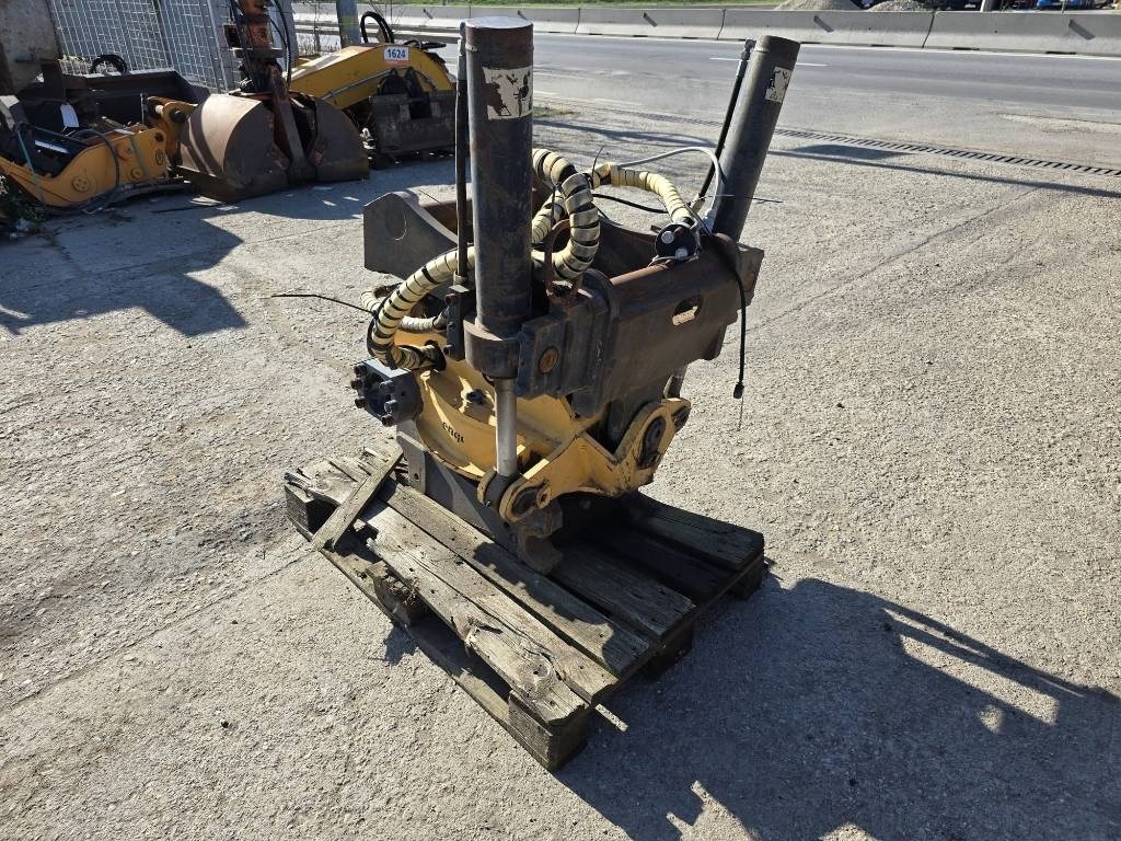 Engcon EC30 Rototilt - Tiltrotátor: 1 kép. Engcon EC30 Rototilt - Tiltrotátor: 1 kép.