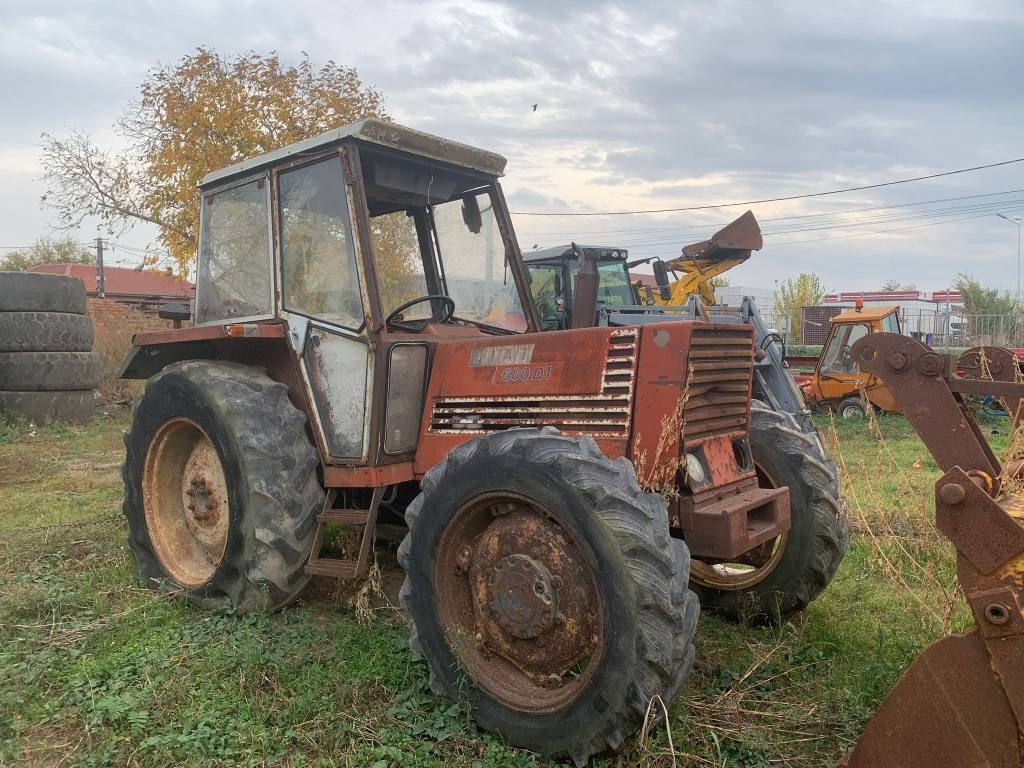 Fiat 680 DT - Traktor: 5 kép. Fiat 680 DT - Traktor: 5 kép.