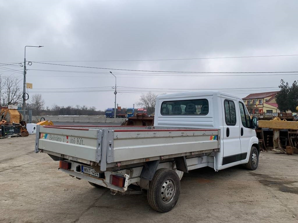 Fiat Ducato - Platós kisteherautó: 5 kép. Fiat Ducato - Platós kisteherautó: 5 kép.