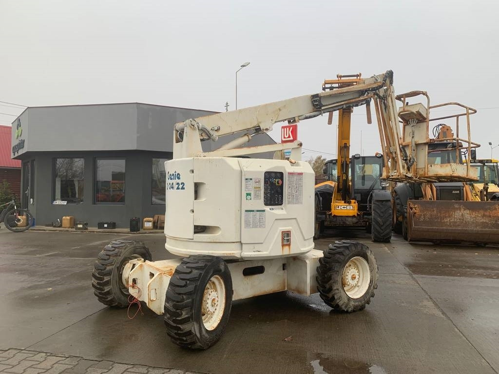 Genie Z 34/22 N - Személyemelő: 3 kép. Genie Z 34/22 N - Személyemelő: 3 kép.