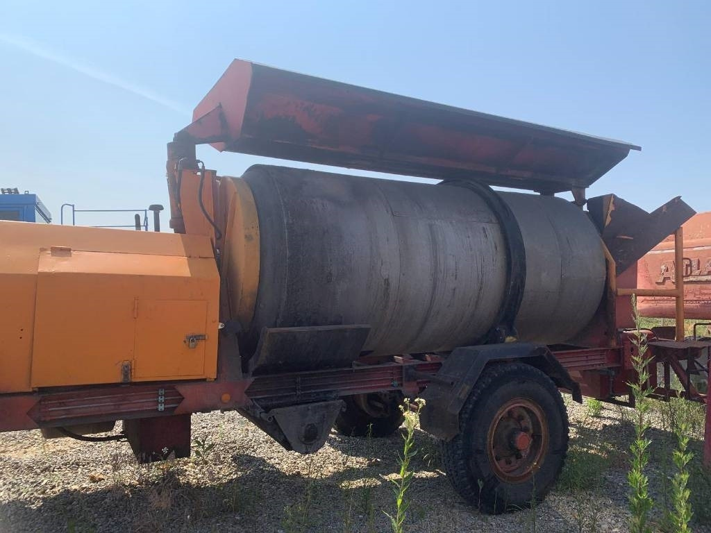 Gerhard Eckart BF60-25 - Aszfaltozó gép: 4 kép. Gerhard Eckart BF60-25 - Aszfaltozó gép: 4 kép.