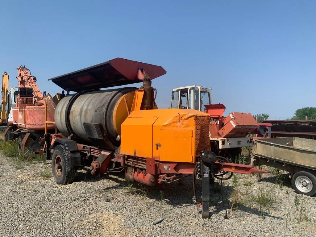 Gerhard Eckart BF60-25 - Aszfaltozó gép: 1 kép. Gerhard Eckart BF60-25 - Aszfaltozó gép: 1 kép.