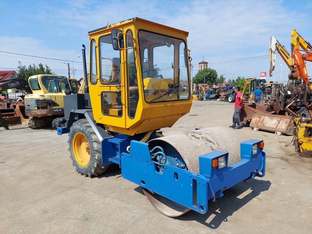 Hamm 2210SD - Talajtömörítő: 2 kép. Hamm 2210SD - Talajtömörítő: 2 kép.