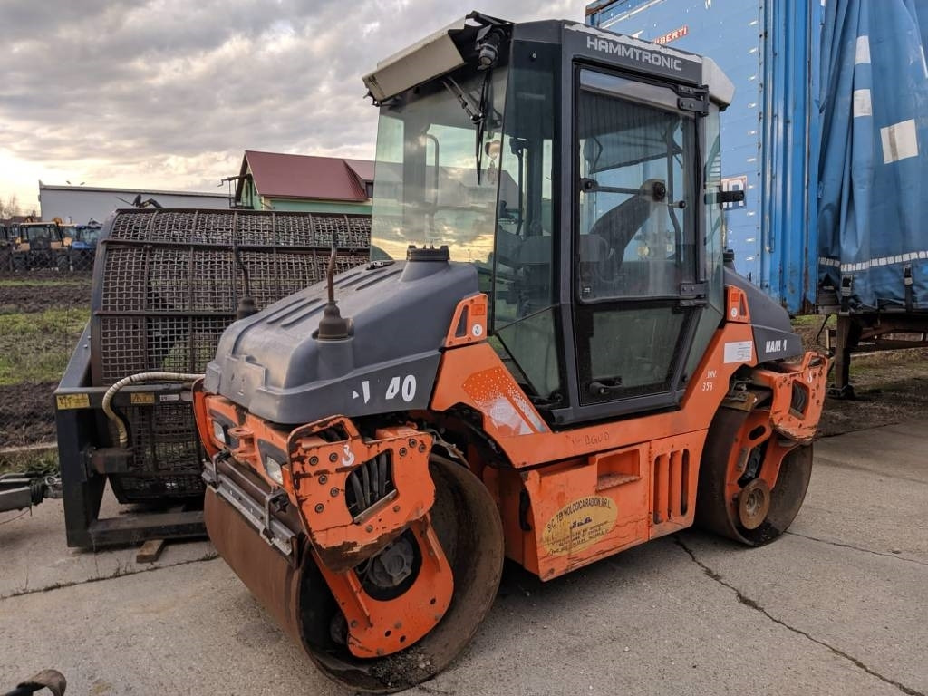 Hamm HD40 - Úthenger: 2 kép. Hamm HD40 - Úthenger: 2 kép.