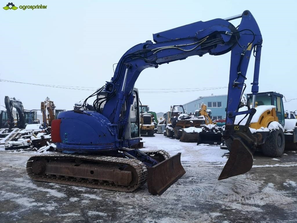 Hitachi EX 135 UR - Lánctalpas kotró: 2 kép. Hitachi EX 135 UR - Lánctalpas kotró: 2 kép.
