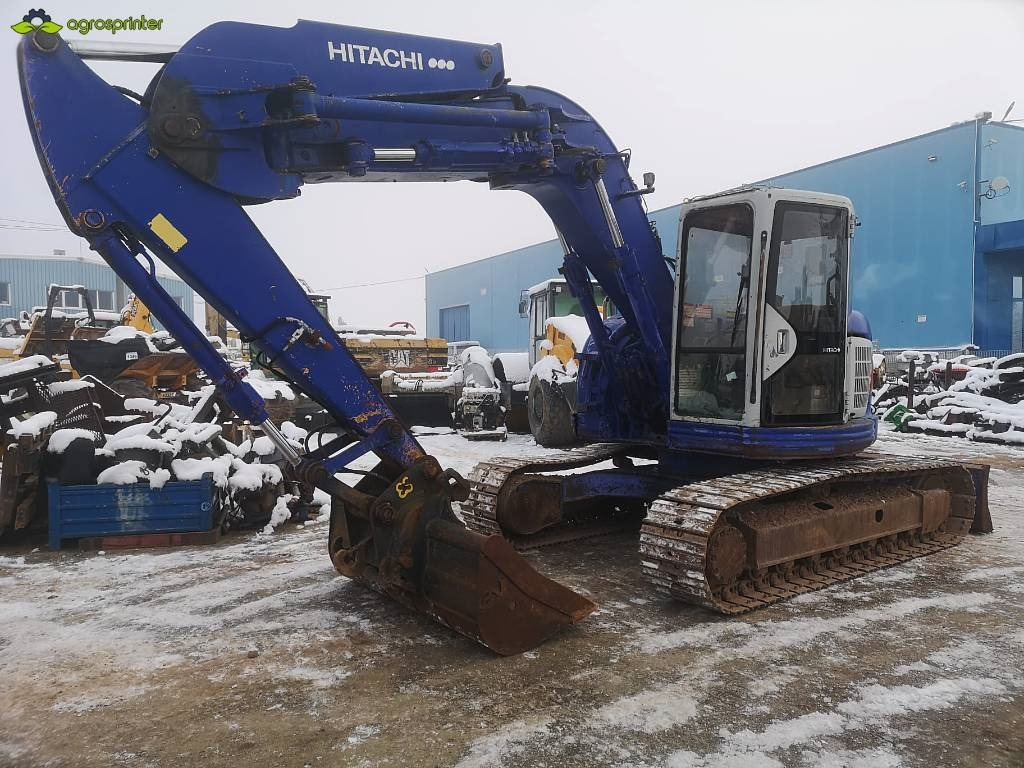Hitachi EX 135 UR - Lánctalpas kotró: 1 kép. Hitachi EX 135 UR - Lánctalpas kotró: 1 kép.