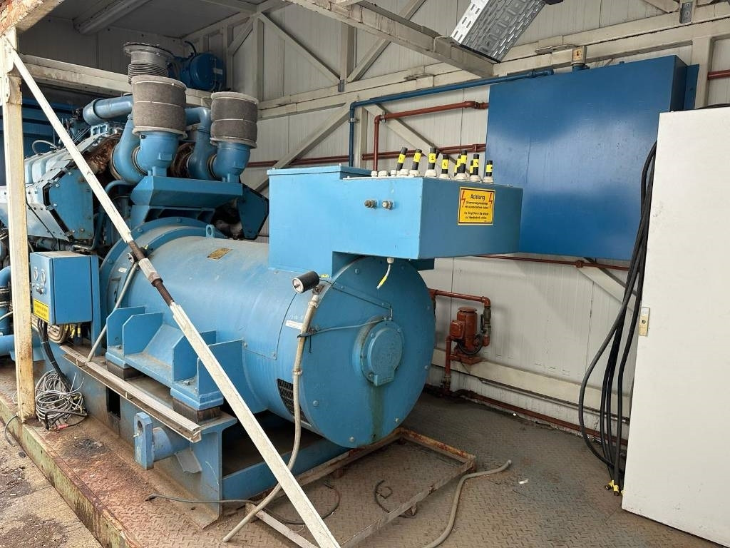 Hitzinger SGS 668/4 - Áramfejlesztő: 3 kép. Hitzinger SGS 668/4 - Áramfejlesztő: 3 kép.