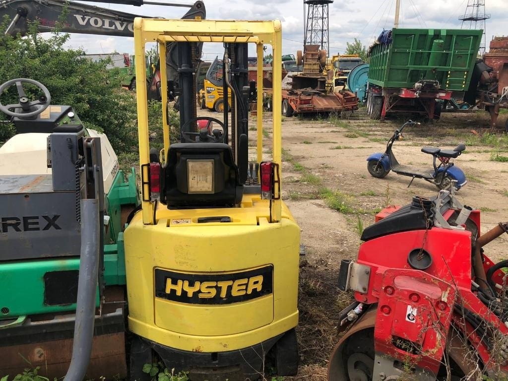 Hyster E 2.50 XM - Elektromos targonca: 4 kép. Hyster E 2.50 XM - Elektromos targonca: 4 kép.