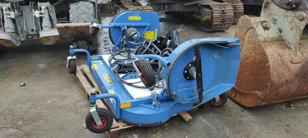Iseki THM 3000B - Fűkasza: 2 kép. Iseki THM 3000B - Fűkasza: 2 kép.