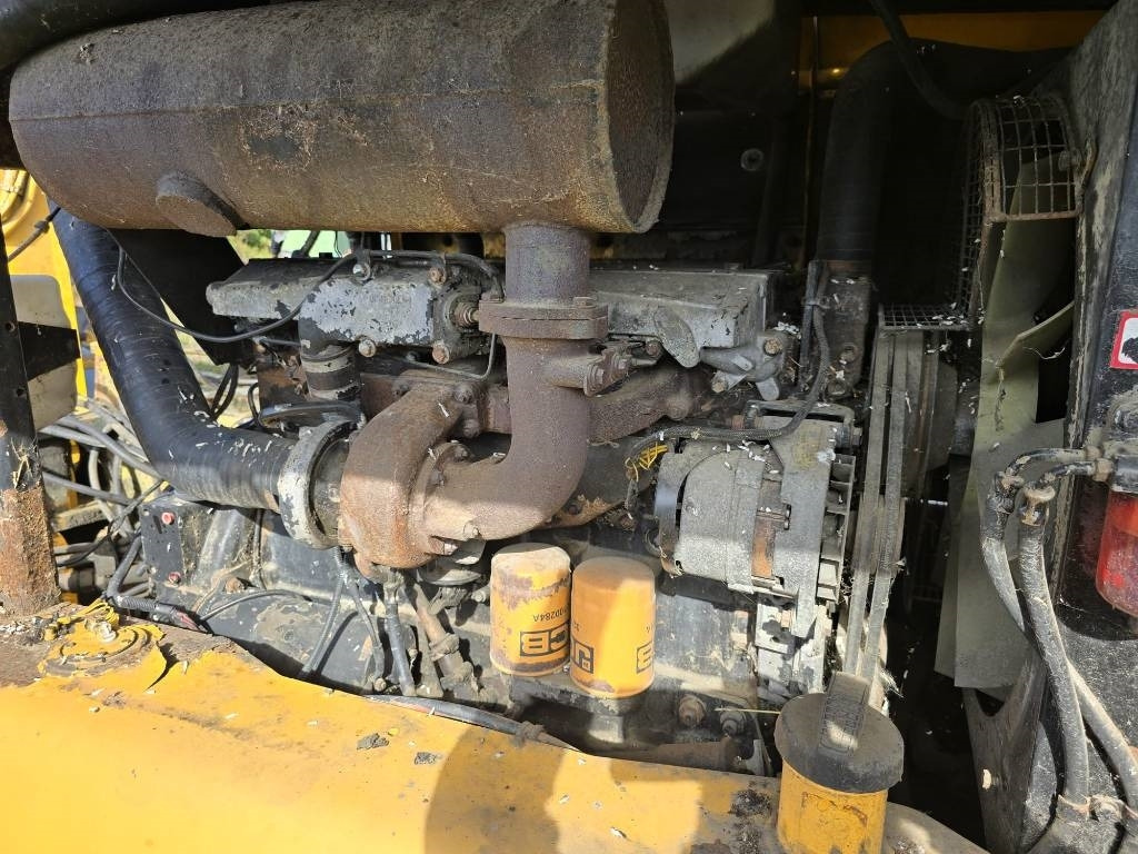 JCB 456 FOR PARTS - Gumikerekes homlokrakodó: 3 kép. JCB 456 FOR PARTS - Gumikerekes homlokrakodó: 3 kép.