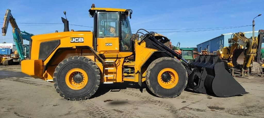 JCB 457 HT - Gumikerekes homlokrakodó: 4 kép. JCB 457 HT - Gumikerekes homlokrakodó: 4 kép.