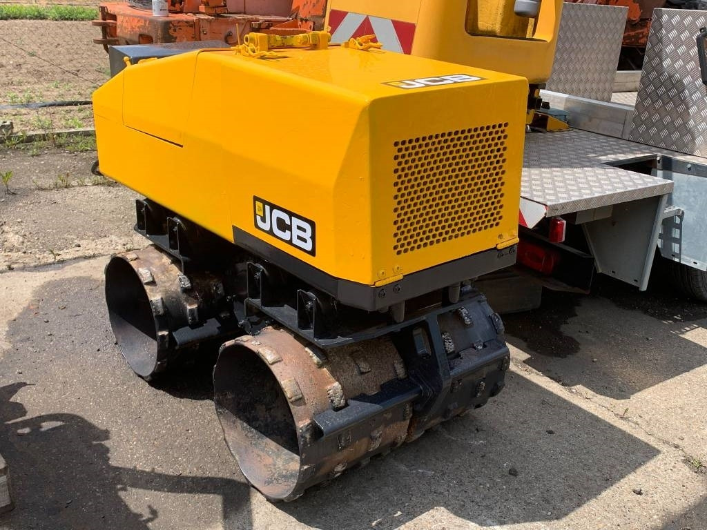 JCB VM 1500 - Úthenger: 3 kép. JCB VM 1500 - Úthenger: 3 kép.