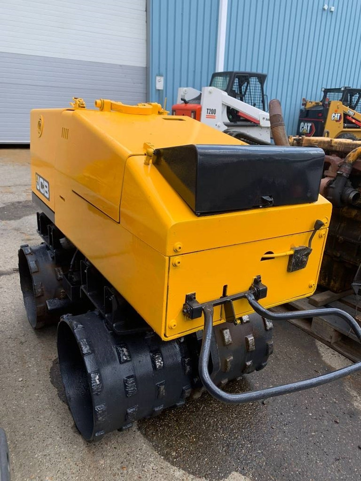 JCB VM 1500 - Úthenger: 4 kép. JCB VM 1500 - Úthenger: 4 kép.
