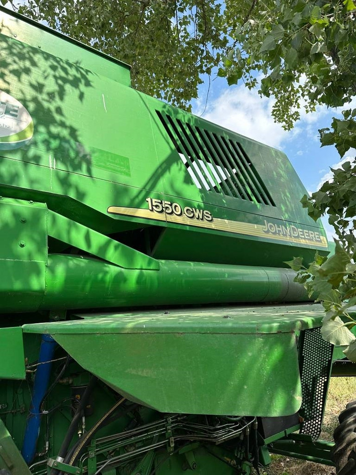 John Deere 1550 CWS - Kombájn: 3 kép. John Deere 1550 CWS - Kombájn: 3 kép.