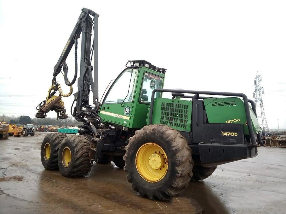 John Deere Timberjack 1470D - Erdészeti traktor: 4 kép. John Deere Timberjack 1470D - Erdészeti traktor: 4 kép.