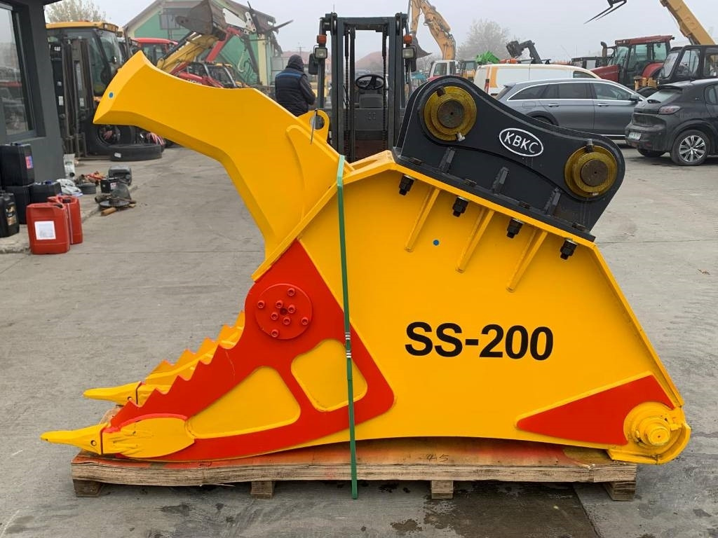 KBKC SS200 - Polip kanál - Erdészeti gép: 5 kép. KBKC SS200 - Polip kanál - Erdészeti gép: 5 kép.