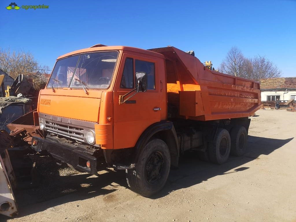 Kamaz 5511 - Billenőplatós teherautó: 1 kép. Kamaz 5511 - Billenőplatós teherautó: 1 kép.