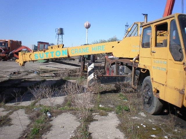 Kato 16T - Autódaru: 2 kép. Kato 16T - Autódaru: 2 kép.