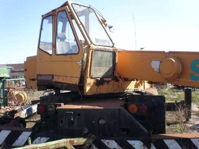 Kato 16T - Autódaru: 5 kép. Kato 16T - Autódaru: 5 kép.