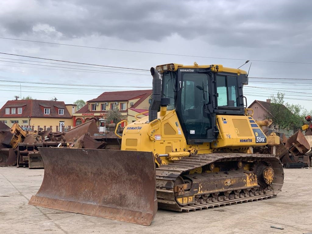 Komatsu D 51 PX-24 - Buldózer: 1 kép. Komatsu D 51 PX-24 - Buldózer: 1 kép.