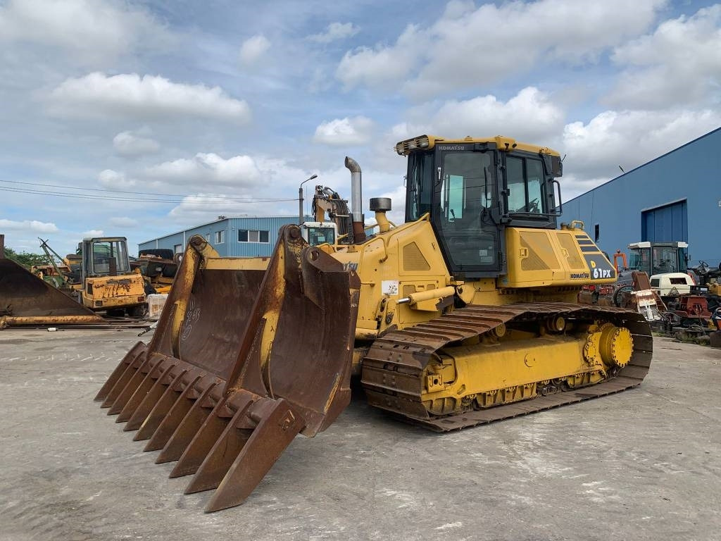 Komatsu D 61 PXI-23 - Buldózer: 1 kép. Komatsu D 61 PXI-23 - Buldózer: 1 kép.