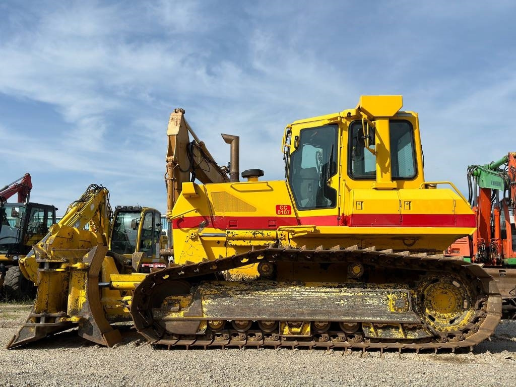 Komatsu D61PX-15EO - Buldózer: 3 kép. Komatsu D61PX-15EO - Buldózer: 3 kép.