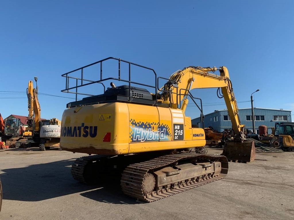 Komatsu HB 215 LC-3 - Lánctalpas kotró: 4 kép. Komatsu HB 215 LC-3 - Lánctalpas kotró: 4 kép.