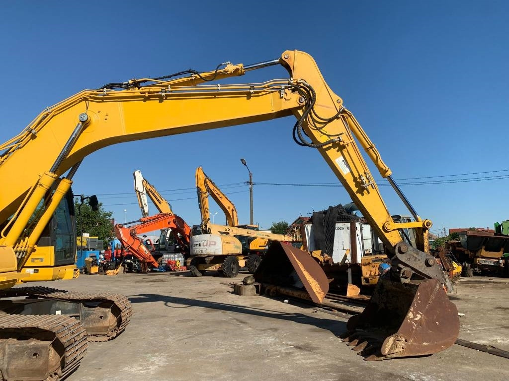 Komatsu HB 215 LC-3 - Lánctalpas kotró: 5 kép. Komatsu HB 215 LC-3 - Lánctalpas kotró: 5 kép.