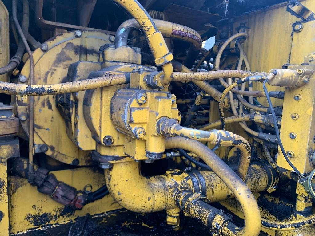 Komatsu PC 180 LC-6K - Lánctalpas kotró: 4 kép. Komatsu PC 180 LC-6K - Lánctalpas kotró: 4 kép.