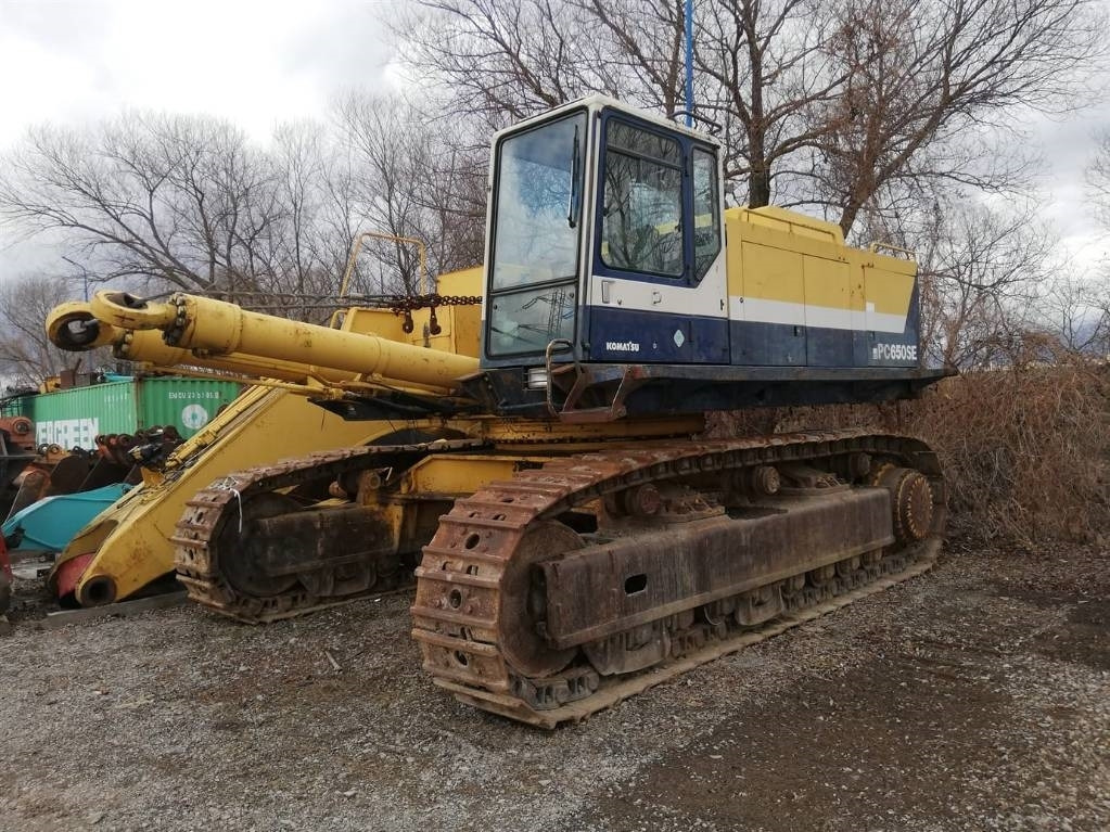 Komatsu PC 650 LC - Lánctalpas kotró: 1 kép. Komatsu PC 650 LC - Lánctalpas kotró: 1 kép.