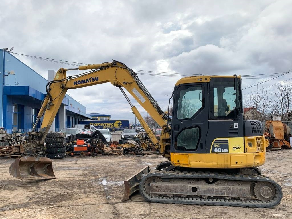 Komatsu PC 88 MR-6 - Minikotró: 5 kép. Komatsu PC 88 MR-6 - Minikotró: 5 kép.