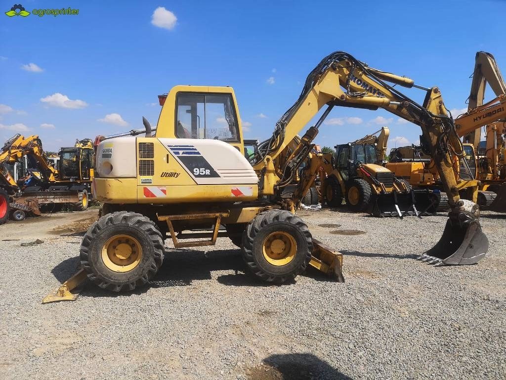 Komatsu PW 95 - Minikotró: 4 kép. Komatsu PW 95 - Minikotró: 4 kép.