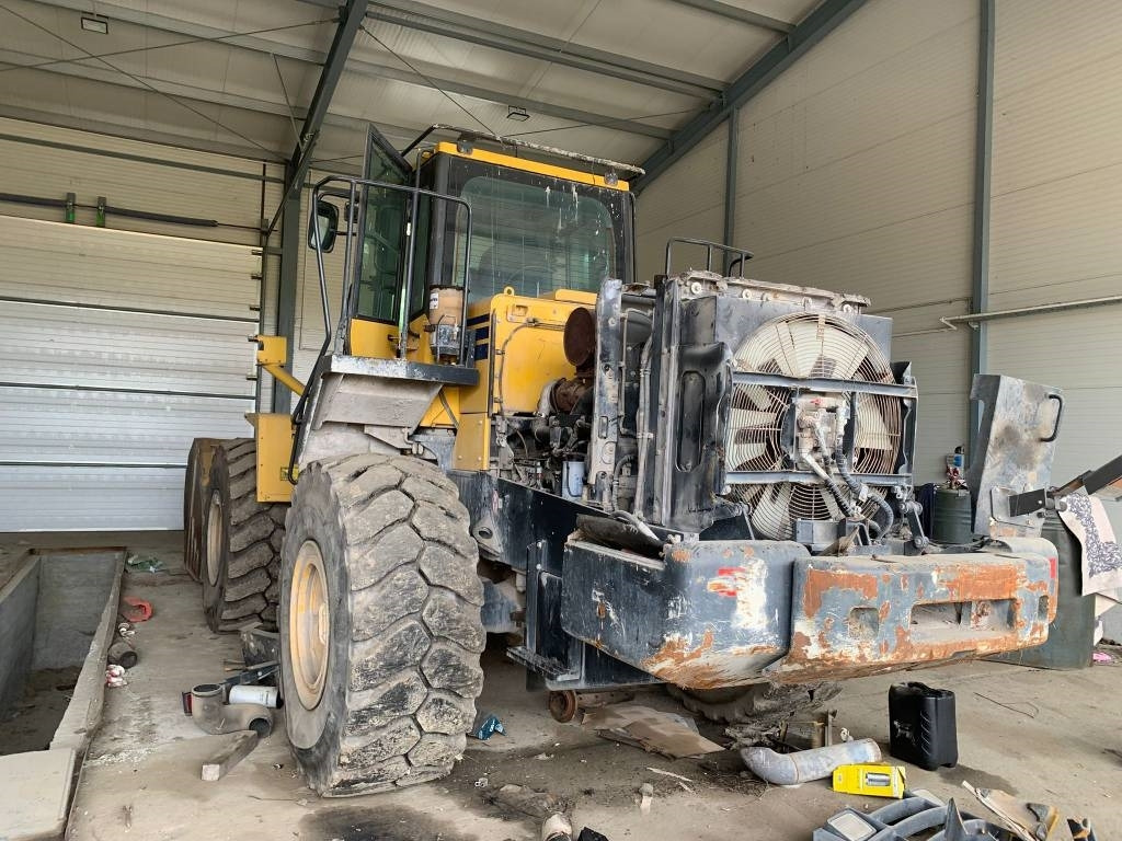 Komatsu WA 430-6 ENGINE PROBLEMS - Gumikerekes homlokrakodó: 4 kép. Komatsu WA 430-6 ENGINE PROBLEMS - Gumikerekes homlokrakodó: 4 kép.