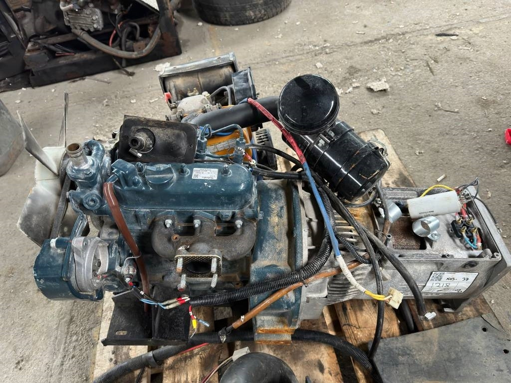 Kubota D 722 ENGINE - Motor - Építőipari gépek: 4 kép. Kubota D 722 ENGINE - Motor - Építőipari gépek: 4 kép.