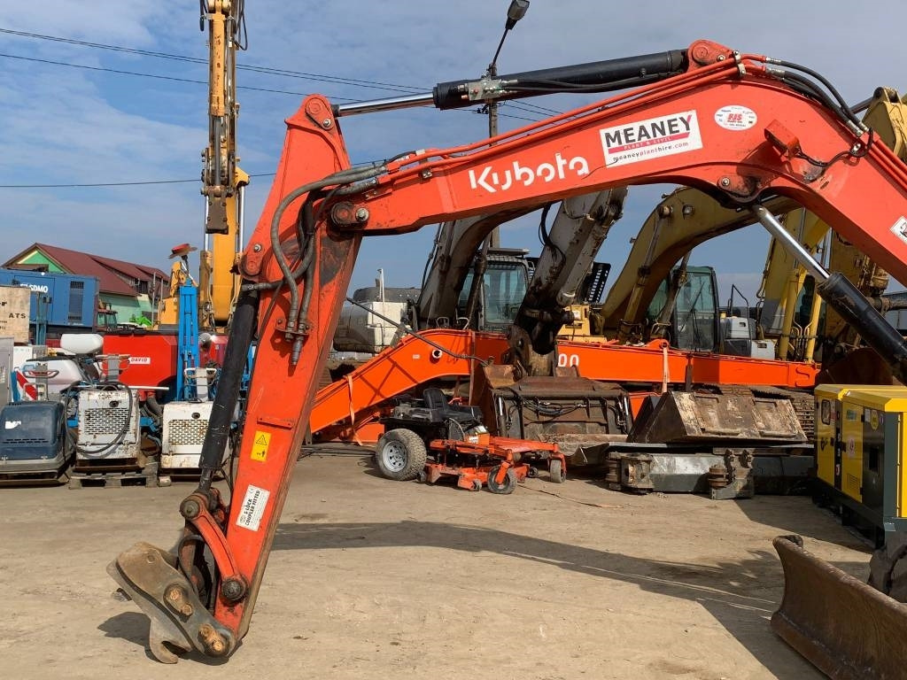 Kubota KX 080-4A - Minikotró: 4 kép. Kubota KX 080-4A - Minikotró: 4 kép.