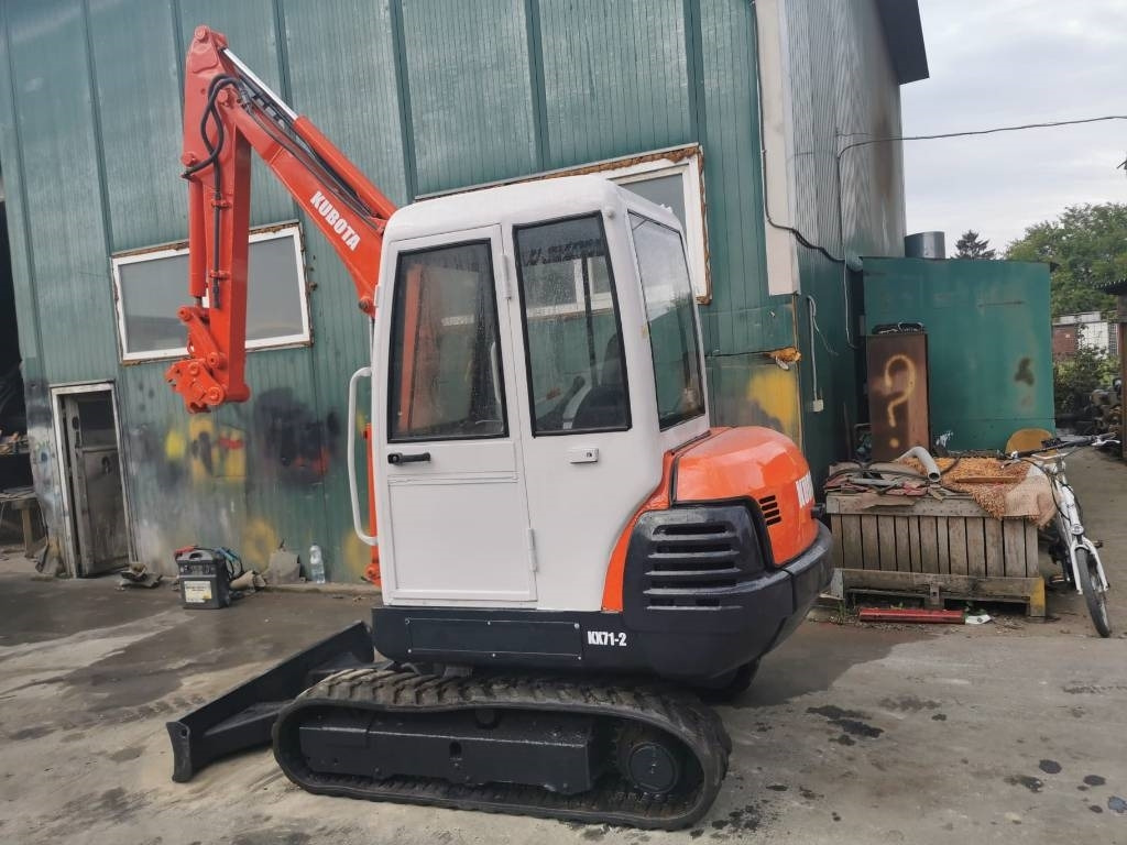 Kubota KX 71-2 - Minikotró: 2 kép. Kubota KX 71-2 - Minikotró: 2 kép.