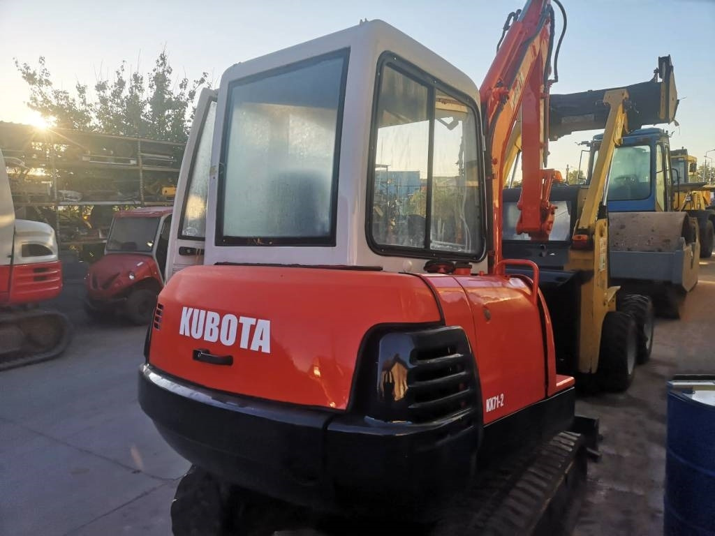 Kubota KX 71-2 - Minikotró: 3 kép. Kubota KX 71-2 - Minikotró: 3 kép.