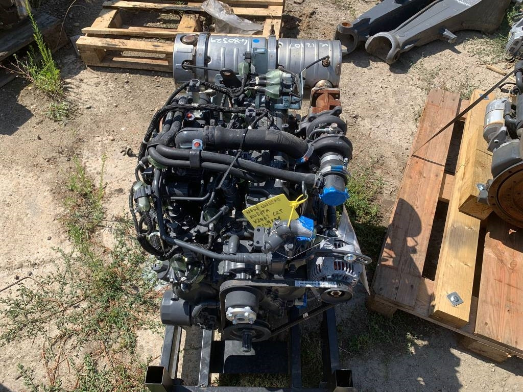 Kubota V 2403 NEW ENGINE - Motor - Építőipari gépek: 2 kép. Kubota V 2403 NEW ENGINE - Motor - Építőipari gépek: 2 kép.