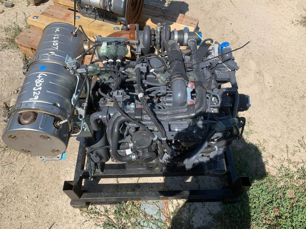 Kubota V 2403 NEW ENGINE - Motor - Építőipari gépek: 1 kép. Kubota V 2403 NEW ENGINE - Motor - Építőipari gépek: 1 kép.