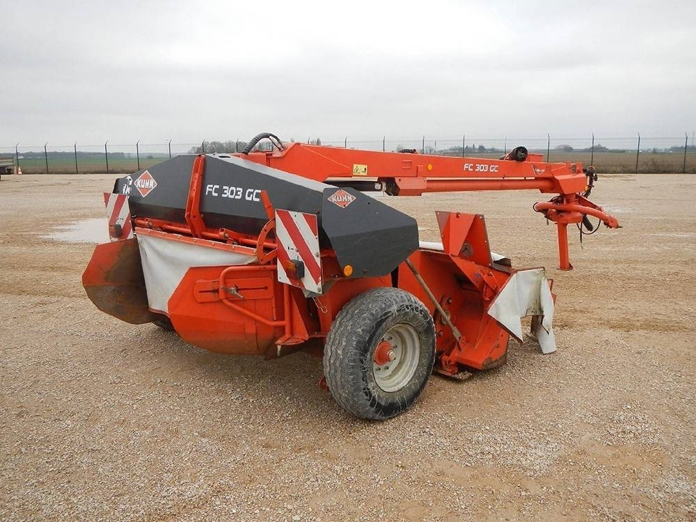 Kuhn FC 303 G C - Fűkasza: 2 kép. Kuhn FC 303 G C - Fűkasza: 2 kép.