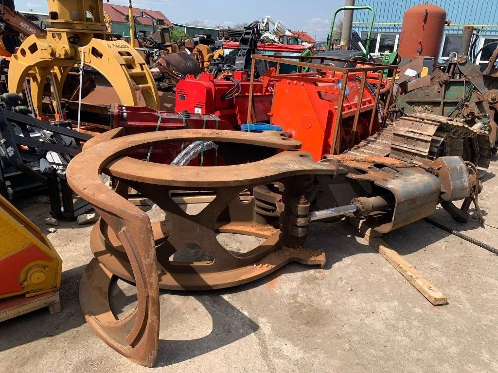Liebherr GM 20RB WOOD GRAPLE - Polip kanál - Építőipari gépek: 1 kép. Liebherr GM 20RB WOOD GRAPLE - Polip kanál - Építőipari gépek: 1 kép.