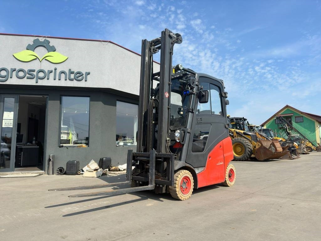 Linde H16T-01 - Gázüzemű targonca: 1 kép. Linde H16T-01 - Gázüzemű targonca: 1 kép.