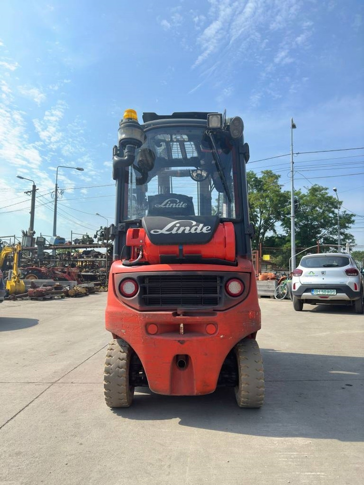 Linde H16T-01 - Gázüzemű targonca: 5 kép. Linde H16T-01 - Gázüzemű targonca: 5 kép.