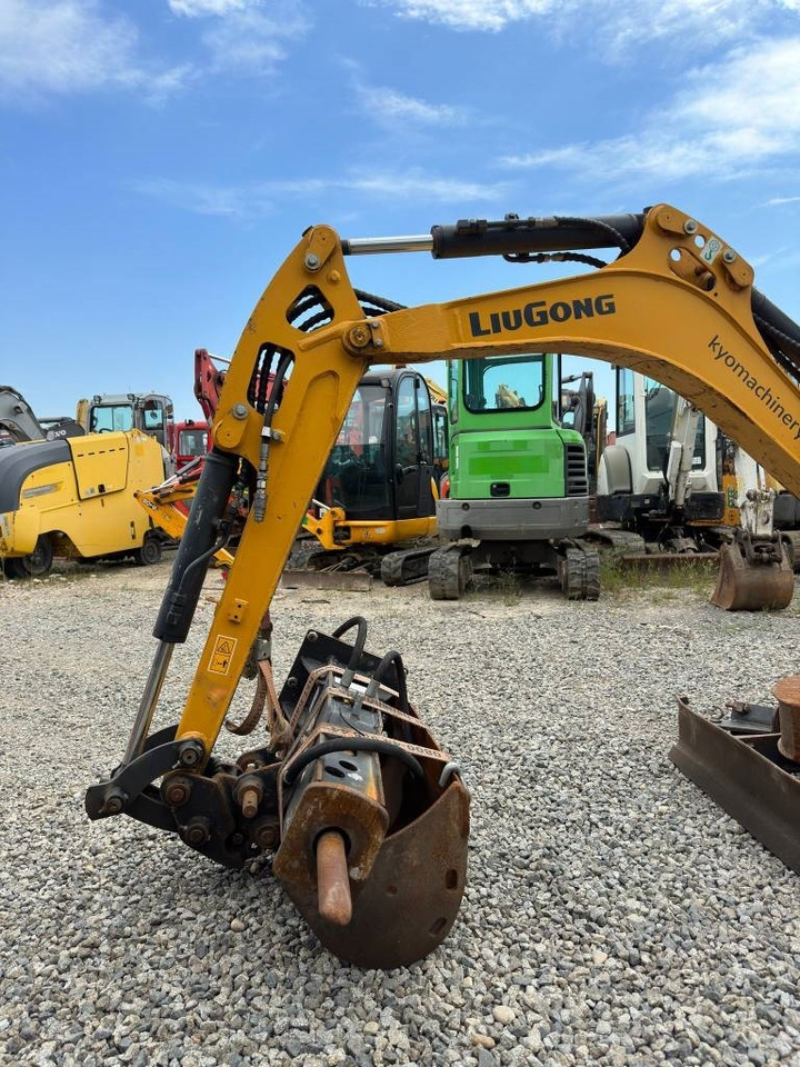 Liugong 9018F - Minikotró: 4 kép. Liugong 9018F - Minikotró: 4 kép.