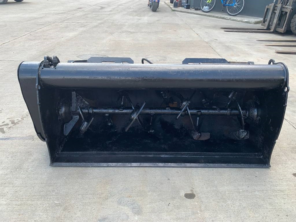 M3 BM200SL - Polip kanál - Építőipari gépek: 1 kép. M3 BM200SL - Polip kanál - Építőipari gépek: 1 kép.